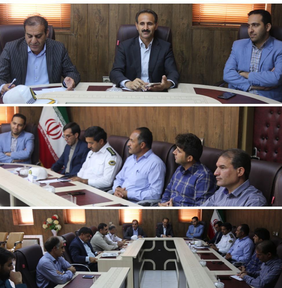 جلسه کمیته حفاری در فرمانداری به ریاست مهندس محمدنژاد فرماندار دره شهر تشکیل شد.